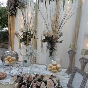 Στολισμός Γάμου Ξύλο Χαλκός και Τριαντάφυλλο