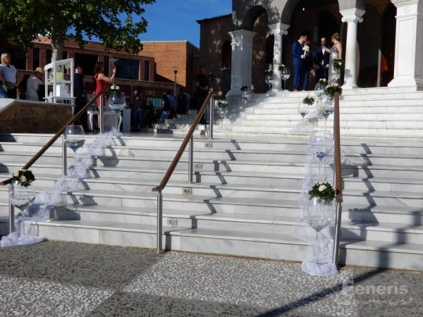 Στολισμός γάμου-σκάλες Γυάλες