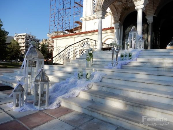 Στολισμός γάμου-σκάλες Λευκά Φανάρια και Γυάλες με νερό