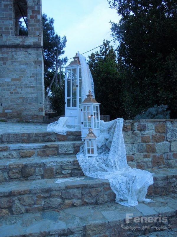 Στολισμός γάμου-σκάλες Φανάρια Λευκό-Χρυσό